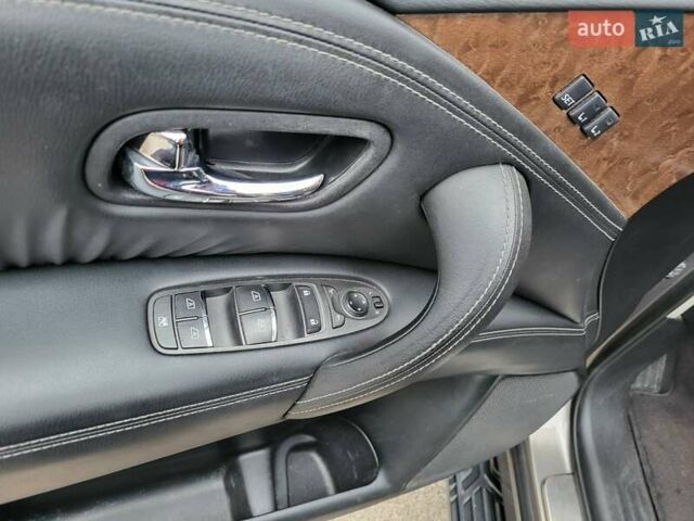 Серый Инфинити QX80, объемом двигателя 5.55 л и пробегом 112 тыс. км за 25500 $, фото 7 на Automoto.ua