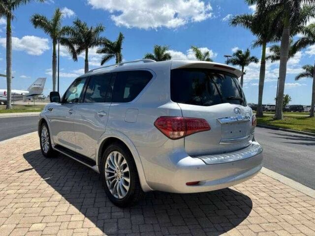 Серый Инфинити QX80, объемом двигателя 5.6 л и пробегом 72 тыс. км за 5900 $, фото 2 на Automoto.ua