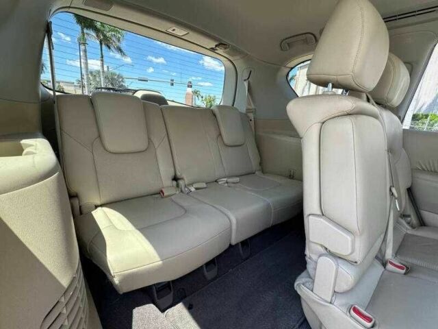 Серый Инфинити QX80, объемом двигателя 5.6 л и пробегом 72 тыс. км за 5900 $, фото 14 на Automoto.ua