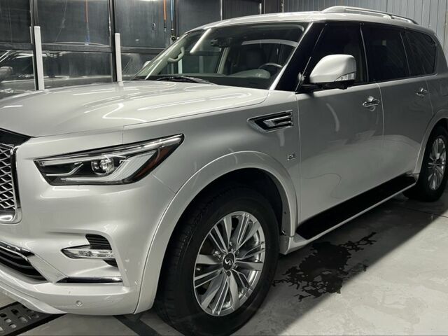 Серый Инфинити QX80, объемом двигателя 5.6 л и пробегом 65 тыс. км за 33428 $, фото 1 на Automoto.ua