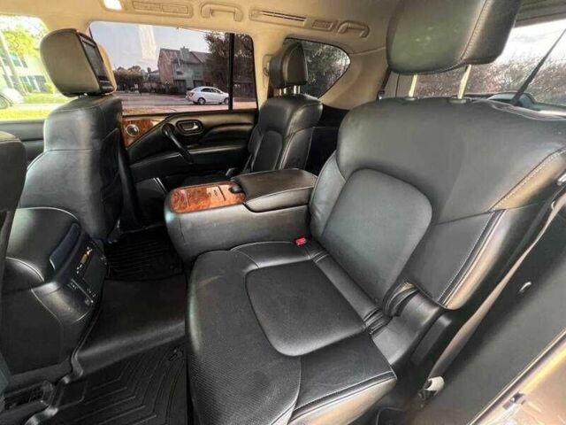 Серый Инфинити QX80, объемом двигателя 5.6 л и пробегом 67 тыс. км за 8000 $, фото 17 на Automoto.ua