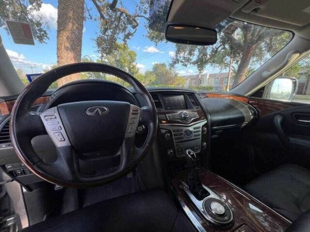 Серый Инфинити QX80, объемом двигателя 5.6 л и пробегом 67 тыс. км за 8000 $, фото 10 на Automoto.ua