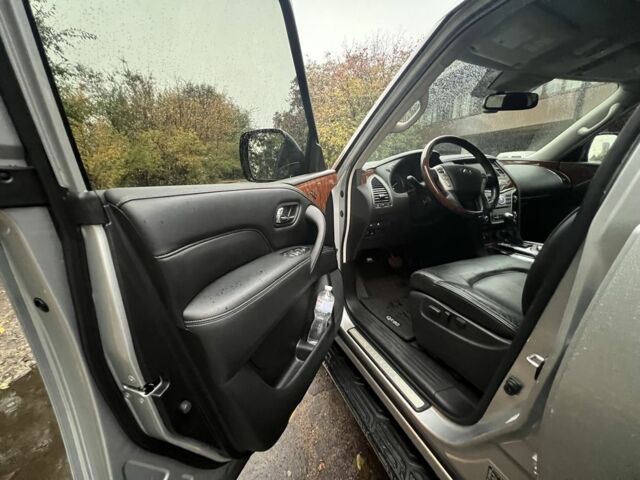 Серый Инфинити QX80, объемом двигателя 5.6 л и пробегом 65 тыс. км за 33428 $, фото 6 на Automoto.ua