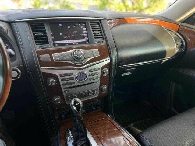 Серый Инфинити QX80, объемом двигателя 5.6 л и пробегом 67 тыс. км за 8000 $, фото 12 на Automoto.ua