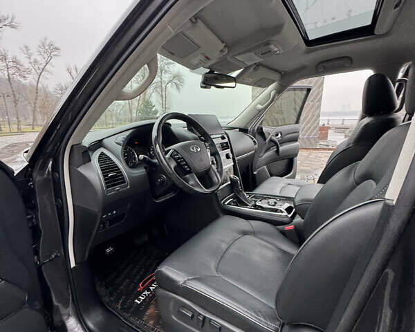 Сірий Інфініті QX80, об'ємом двигуна 5.55 л та пробігом 35 тис. км за 58999 $, фото 94 на Automoto.ua