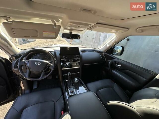 Сірий Інфініті QX80, об'ємом двигуна 5.55 л та пробігом 14 тис. км за 55500 $, фото 9 на Automoto.ua