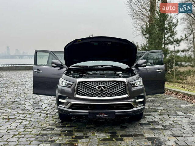 Сірий Інфініті QX80, об'ємом двигуна 5.55 л та пробігом 35 тис. км за 58999 $, фото 112 на Automoto.ua