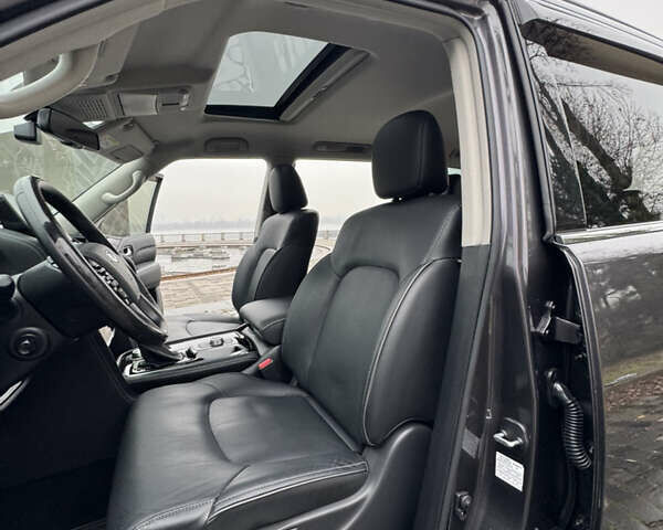 Сірий Інфініті QX80, об'ємом двигуна 5.55 л та пробігом 35 тис. км за 58999 $, фото 79 на Automoto.ua