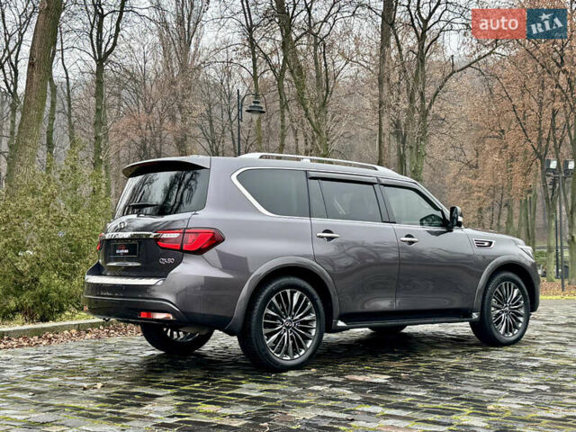 Сірий Інфініті QX80, об'ємом двигуна 5.55 л та пробігом 35 тис. км за 58999 $, фото 6 на Automoto.ua