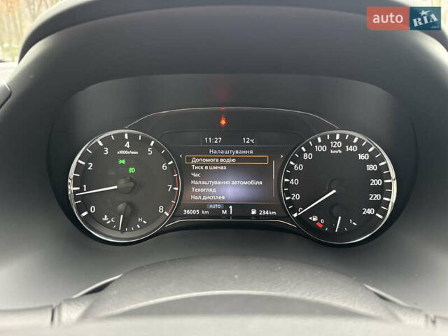 Сірий Інфініті QX80, об'ємом двигуна 5.55 л та пробігом 35 тис. км за 58999 $, фото 22 на Automoto.ua