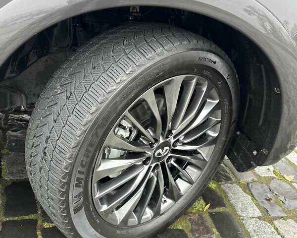 Сірий Інфініті QX80, об'ємом двигуна 5.55 л та пробігом 35 тис. км за 58999 $, фото 139 на Automoto.ua