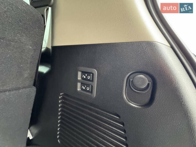 Сірий Інфініті QX80, об'ємом двигуна 5.55 л та пробігом 35 тис. км за 58999 $, фото 50 на Automoto.ua