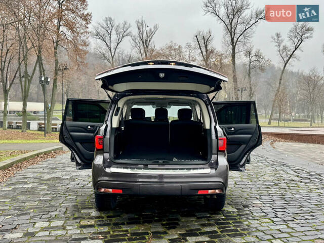 Сірий Інфініті QX80, об'ємом двигуна 5.55 л та пробігом 35 тис. км за 58999 $, фото 116 на Automoto.ua