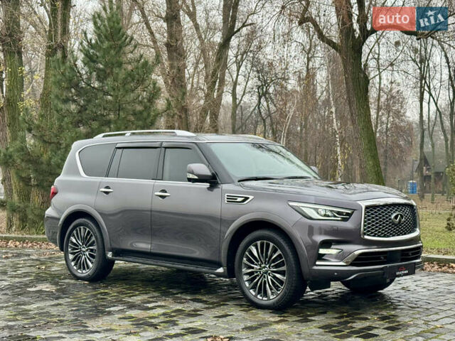 Сірий Інфініті QX80, об'ємом двигуна 5.55 л та пробігом 35 тис. км за 58999 $, фото 4 на Automoto.ua