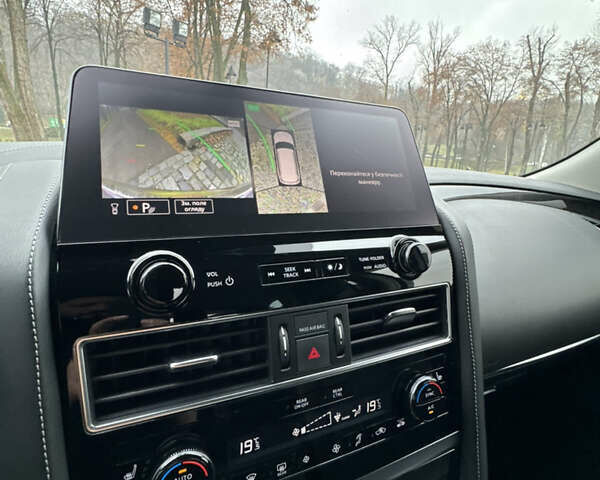 Сірий Інфініті QX80, об'ємом двигуна 5.55 л та пробігом 35 тис. км за 58999 $, фото 25 на Automoto.ua