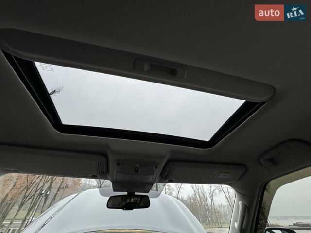 Сірий Інфініті QX80, об'ємом двигуна 5.55 л та пробігом 35 тис. км за 58999 $, фото 42 на Automoto.ua