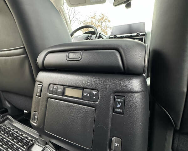 Сірий Інфініті QX80, об'ємом двигуна 5.55 л та пробігом 35 тис. км за 58999 $, фото 72 на Automoto.ua