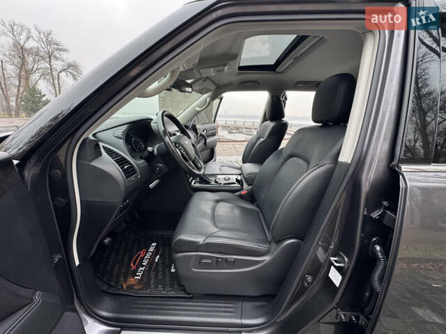 Сірий Інфініті QX80, об'ємом двигуна 5.55 л та пробігом 35 тис. км за 58999 $, фото 91 на Automoto.ua