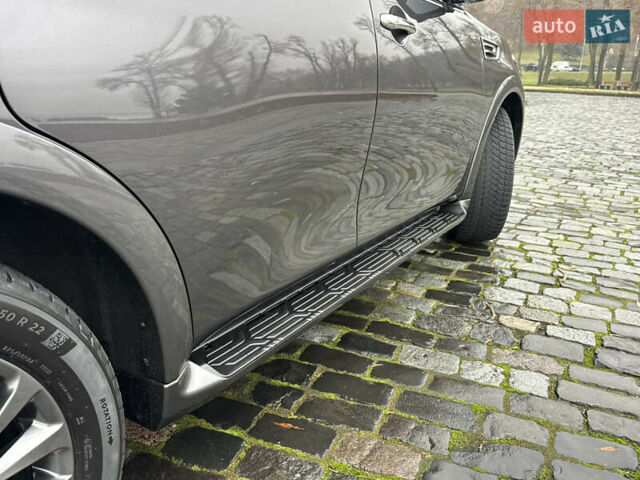 Сірий Інфініті QX80, об'ємом двигуна 5.55 л та пробігом 35 тис. км за 58999 $, фото 135 на Automoto.ua