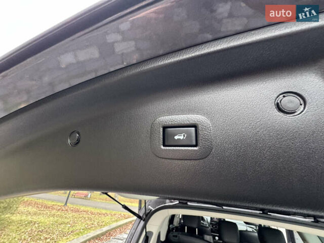 Сірий Інфініті QX80, об'ємом двигуна 5.55 л та пробігом 35 тис. км за 58999 $, фото 54 на Automoto.ua