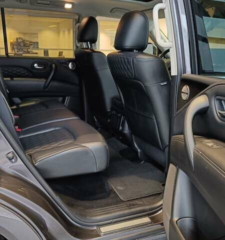 Серый Инфинити QX80, объемом двигателя 5.55 л и пробегом 98 тыс. км за 54900 $, фото 31 на Automoto.ua