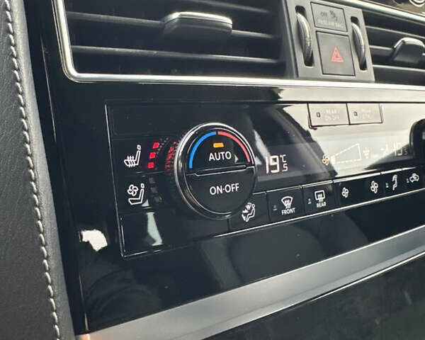 Сірий Інфініті QX80, об'ємом двигуна 5.55 л та пробігом 35 тис. км за 58999 $, фото 19 на Automoto.ua