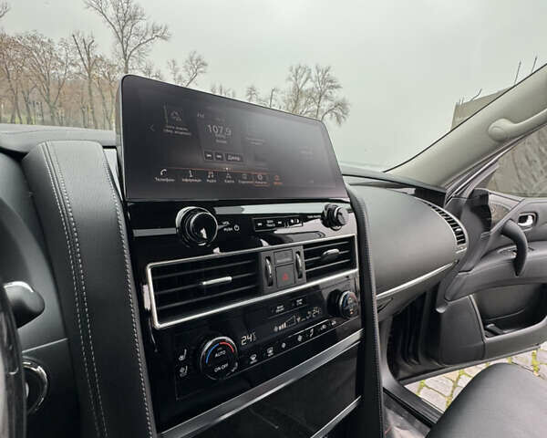 Сірий Інфініті QX80, об'ємом двигуна 5.55 л та пробігом 35 тис. км за 58999 $, фото 105 на Automoto.ua