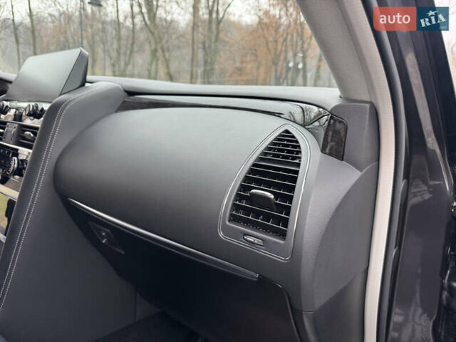 Сірий Інфініті QX80, об'ємом двигуна 5.55 л та пробігом 35 тис. км за 58999 $, фото 65 на Automoto.ua
