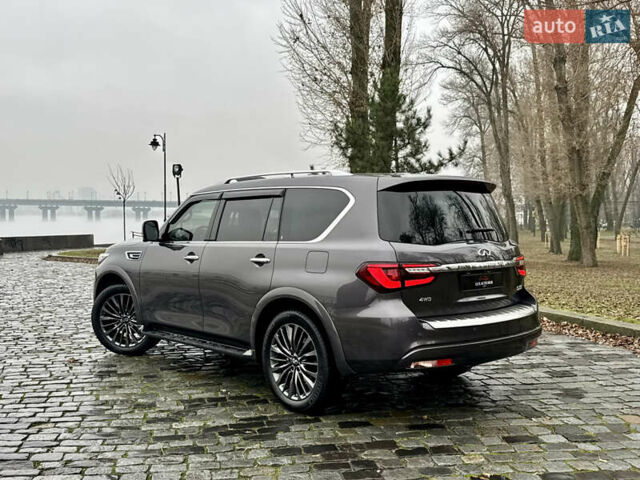 Сірий Інфініті QX80, об'ємом двигуна 5.55 л та пробігом 35 тис. км за 58999 $, фото 26 на Automoto.ua