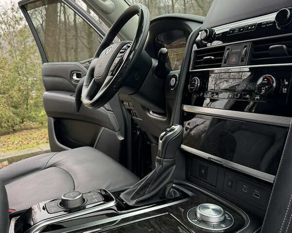 Сірий Інфініті QX80, об'ємом двигуна 5.55 л та пробігом 35 тис. км за 58999 $, фото 63 на Automoto.ua