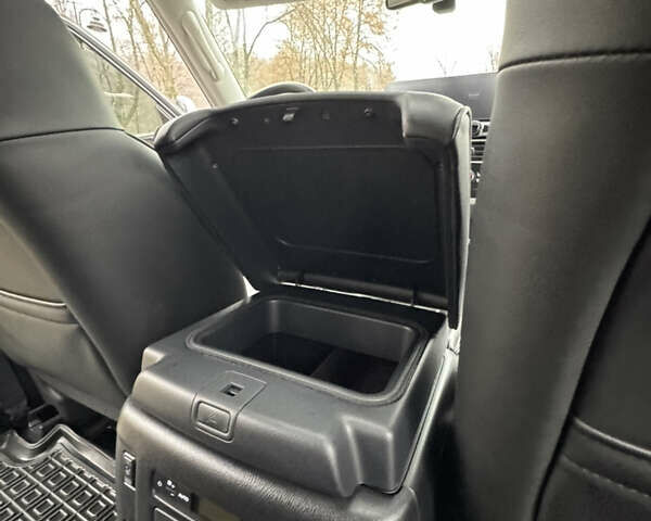 Сірий Інфініті QX80, об'ємом двигуна 5.55 л та пробігом 35 тис. км за 58999 $, фото 87 на Automoto.ua