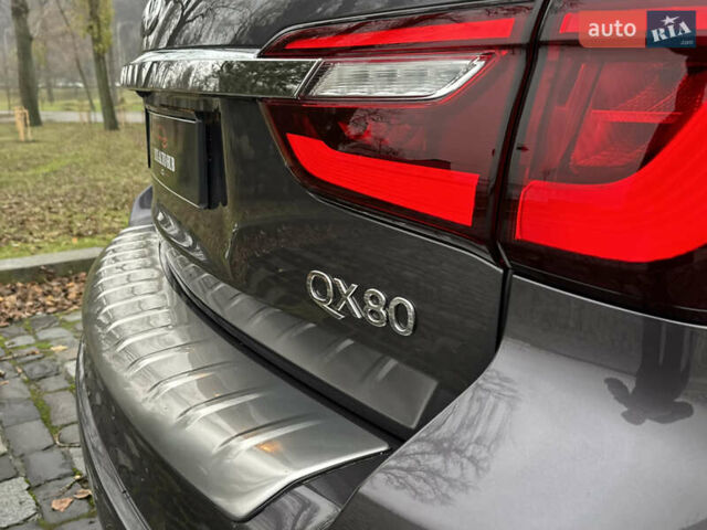 Сірий Інфініті QX80, об'ємом двигуна 5.55 л та пробігом 35 тис. км за 58999 $, фото 131 на Automoto.ua