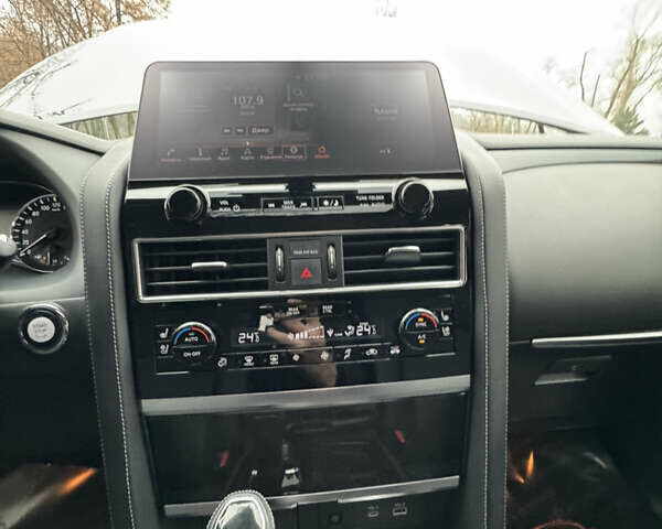 Сірий Інфініті QX80, об'ємом двигуна 5.55 л та пробігом 35 тис. км за 58999 $, фото 39 на Automoto.ua