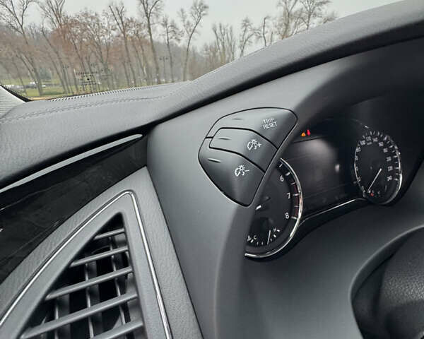 Сірий Інфініті QX80, об'ємом двигуна 5.55 л та пробігом 35 тис. км за 58999 $, фото 98 на Automoto.ua