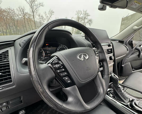 Сірий Інфініті QX80, об'ємом двигуна 5.55 л та пробігом 35 тис. км за 58999 $, фото 100 на Automoto.ua
