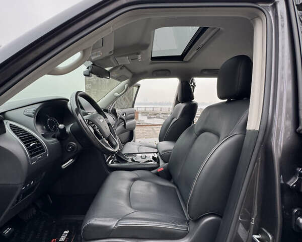 Сірий Інфініті QX80, об'ємом двигуна 5.55 л та пробігом 35 тис. км за 58999 $, фото 80 на Automoto.ua