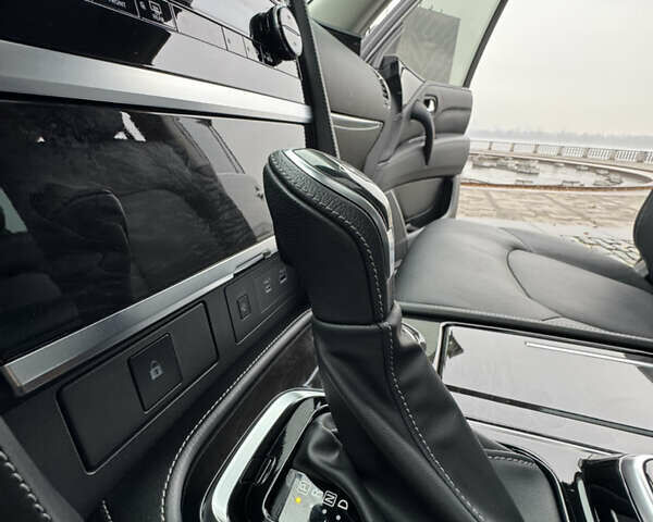 Сірий Інфініті QX80, об'ємом двигуна 5.55 л та пробігом 35 тис. км за 58999 $, фото 104 на Automoto.ua