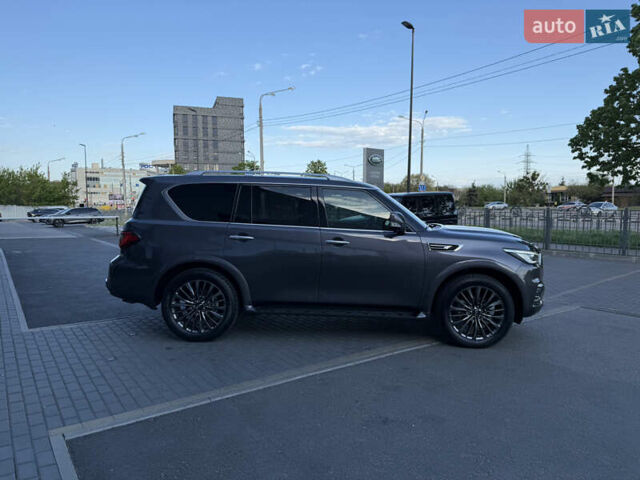 Сірий Інфініті QX80, об'ємом двигуна 5.55 л та пробігом 9 тис. км за 66900 $, фото 3 на Automoto.ua