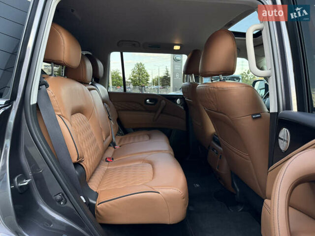 Сірий Інфініті QX80, об'ємом двигуна 5.55 л та пробігом 9 тис. км за 66900 $, фото 38 на Automoto.ua