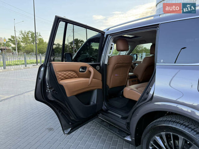 Сірий Інфініті QX80, об'ємом двигуна 5.55 л та пробігом 9 тис. км за 66900 $, фото 29 на Automoto.ua