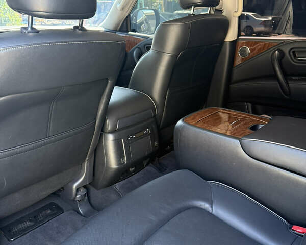 Синий Инфинити QX80, объемом двигателя 5.55 л и пробегом 33 тыс. км за 38999 $, фото 1 на Automoto.ua