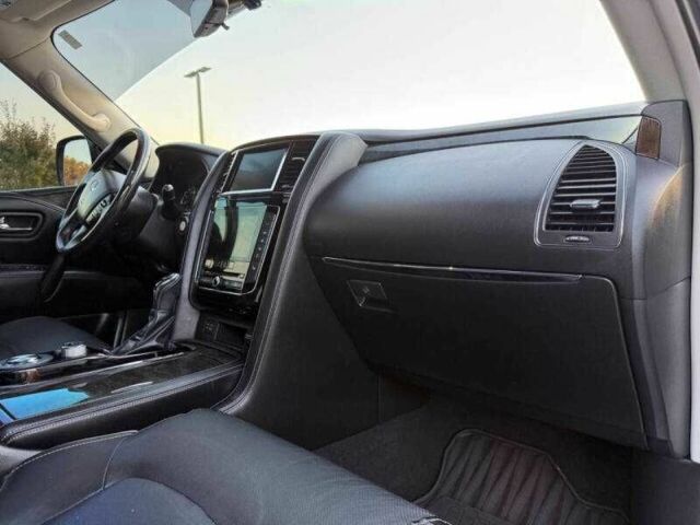 Синий Инфинити QX80, объемом двигателя 5.6 л и пробегом 50 тыс. км за 12000 $, фото 21 на Automoto.ua