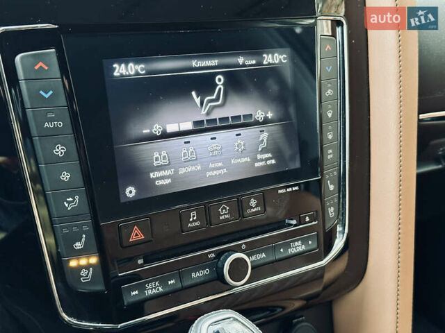 Синій Інфініті QX80, об'ємом двигуна 5.6 л та пробігом 99 тис. км за 43000 $, фото 29 на Automoto.ua