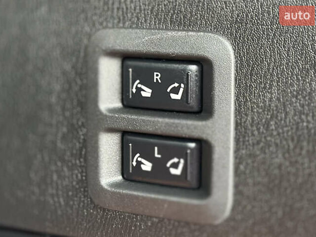 Синій Інфініті QX80, об'ємом двигуна 5.6 л та пробігом 99 тис. км за 43000 $, фото 21 на Automoto.ua