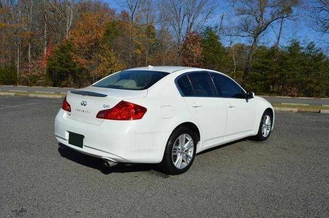 Белый Инфинити Другая, объемом двигателя 3.7 л и пробегом 54 тыс. км за 2500 $, фото 2 на Automoto.ua