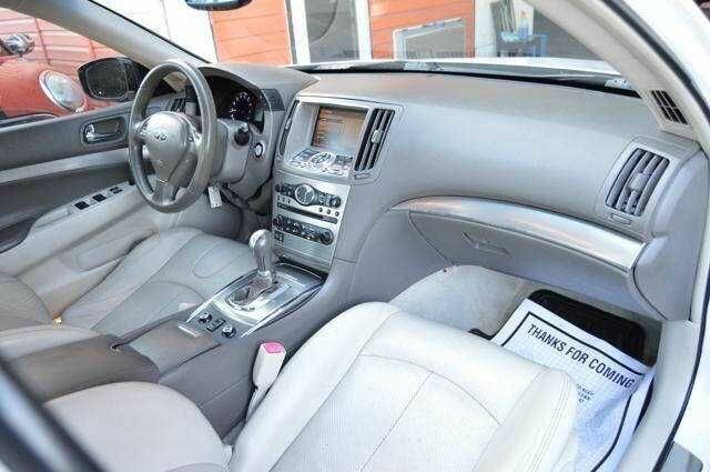 Белый Инфинити Другая, объемом двигателя 3.7 л и пробегом 54 тыс. км за 2500 $, фото 8 на Automoto.ua