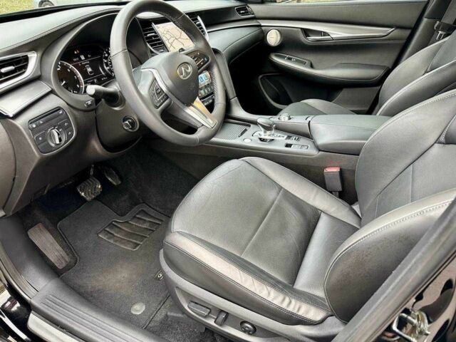 Чорний Інфініті Інша, об'ємом двигуна 2 л та пробігом 67 тис. км за 31900 $, фото 16 на Automoto.ua