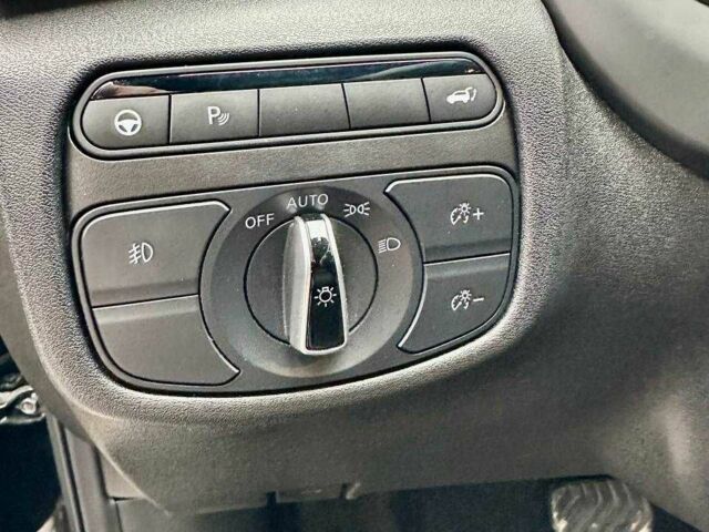 Чорний Інфініті Інша, об'ємом двигуна 2 л та пробігом 67 тис. км за 31900 $, фото 20 на Automoto.ua