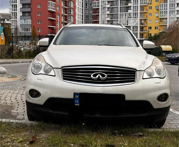 Білий Інфініті EX 25, об'ємом двигуна 2.5 л та пробігом 172 тис. км за 14600 $, фото 7 на Automoto.ua