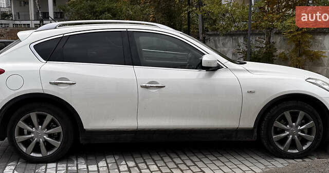 Білий Інфініті EX 25, об'ємом двигуна 2.5 л та пробігом 172 тис. км за 14600 $, фото 8 на Automoto.ua
